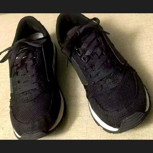 Brooks Women’s Sneakers 8 Black Running Walking